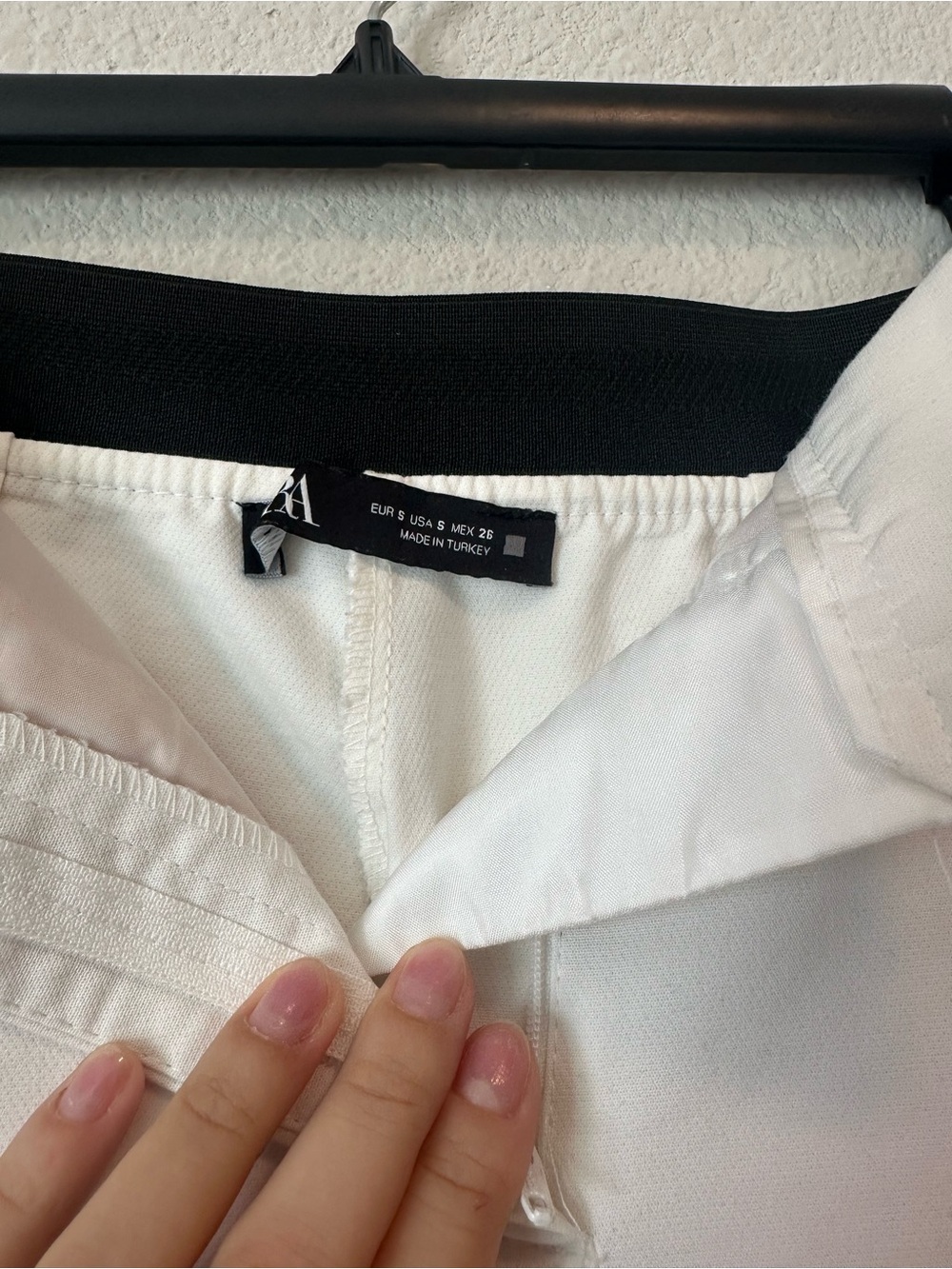 Zara White Dress Pants with Black Waistband - Picture 4 of 4